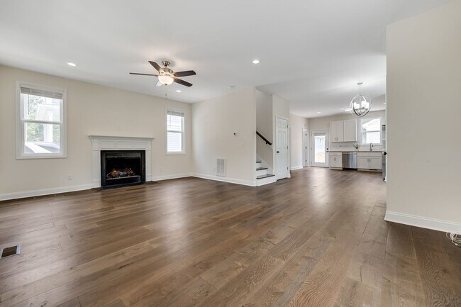 Photo - Beautiful 3bd/2.5ba Two-Story Home Built i...