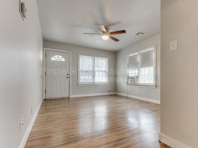 Photo - 7105 NW 39th St