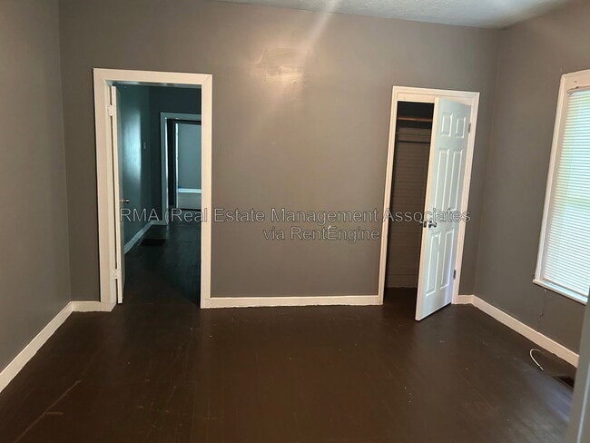 Photo - 205 W Tinsley St