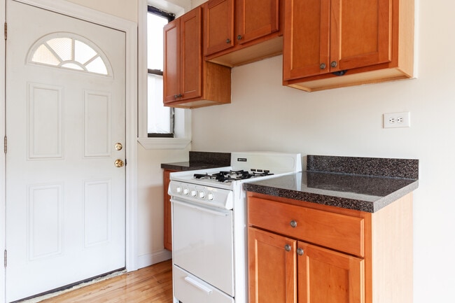 Photo - 3826 N Fremont St Unit E3