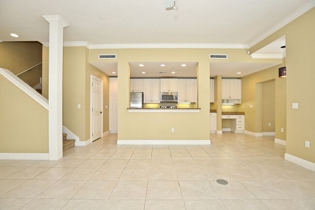 Photo - Stunning 3/2.5 Spacious Townhome with a 2 Car Garage Located in the Desirable Baldwin Park - Orla...