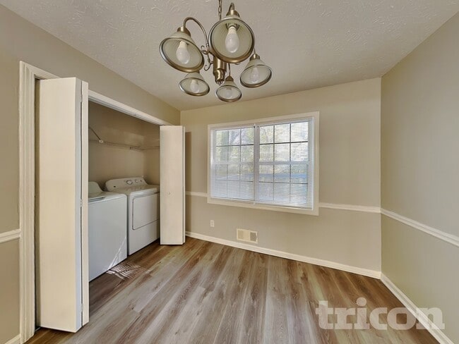 Photo - 3376 Poplar Dr