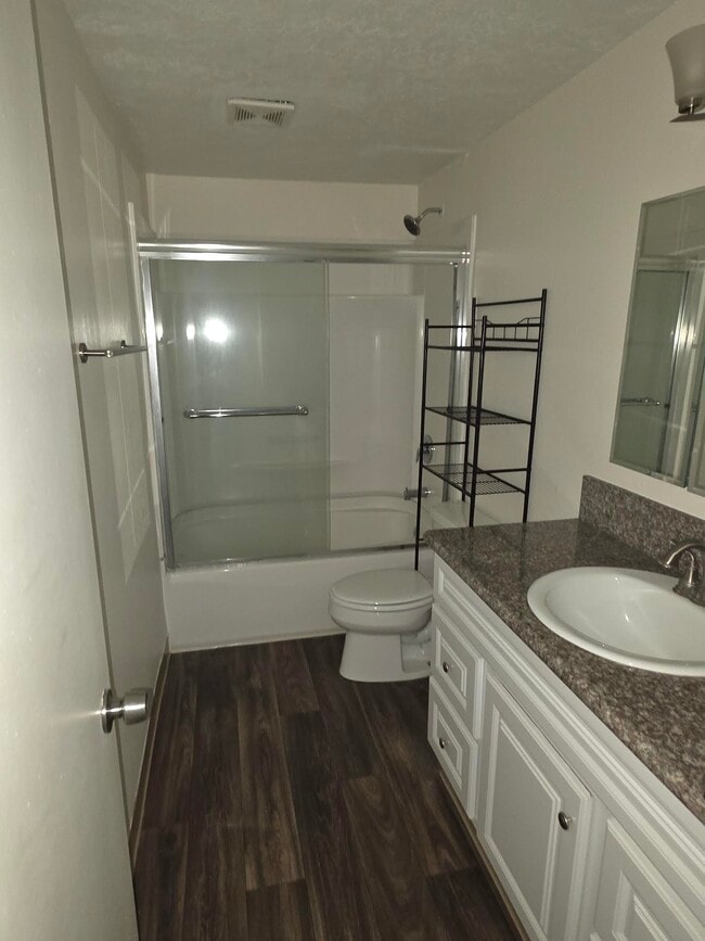 Photo - 256 Powell St E Unit 256-2