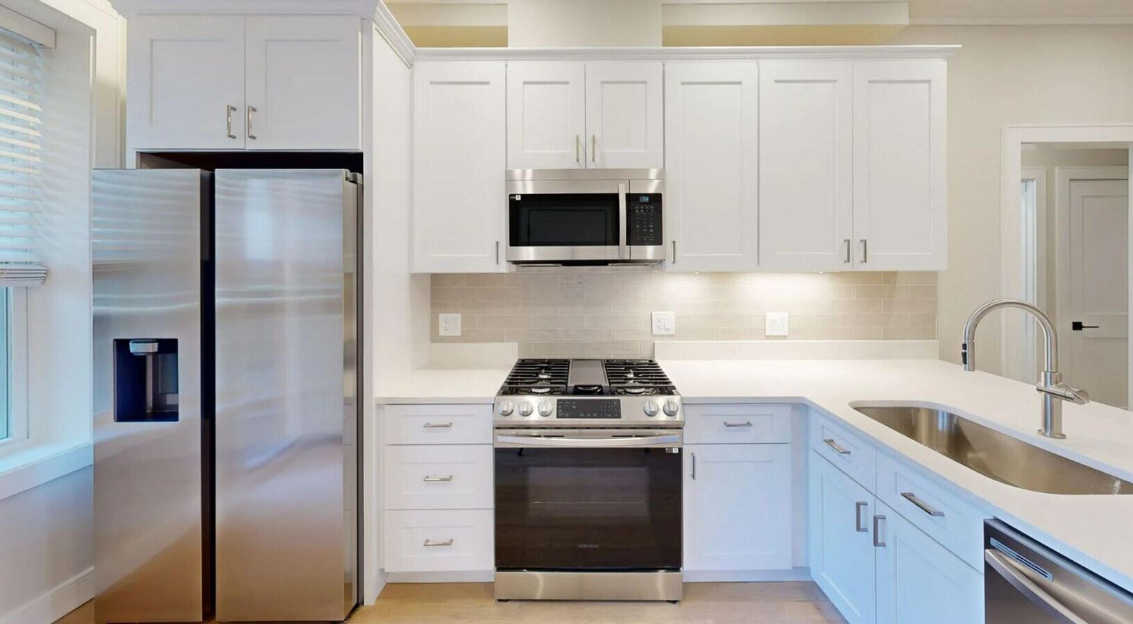Charming 3 Bedroom-No Broker Fee - Charming 3 Bedroom-No Broker Fee