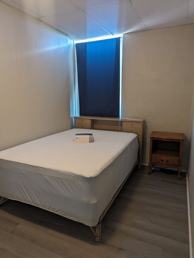 Photo - 2 BEDROOM UPSTAIRS FURNISHED APARTMENT Unit 106 E 3rd St Apt 6