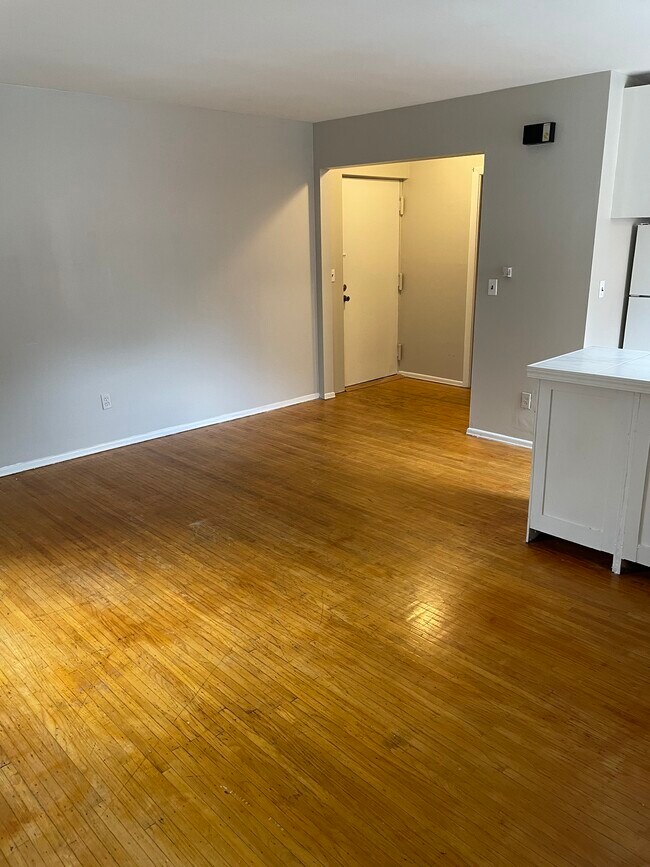 Living area reverse angle