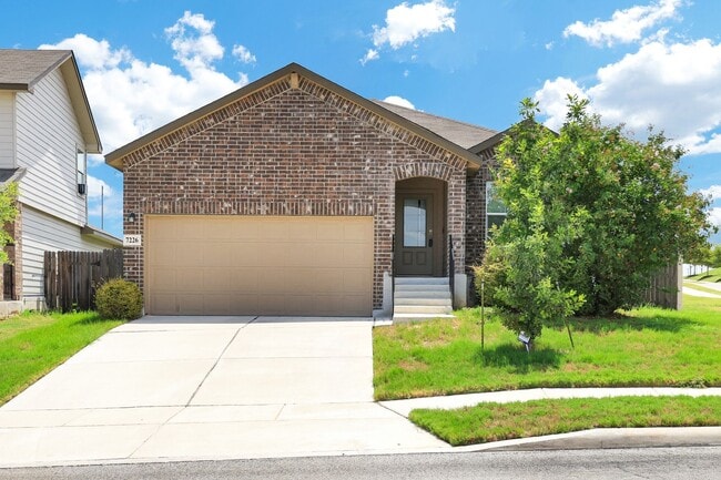 Building Photo - Stunning Corner Lot Home with Easy Access ...
