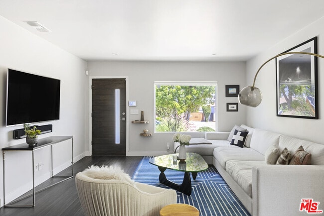 Photo - 2608 W 74th St