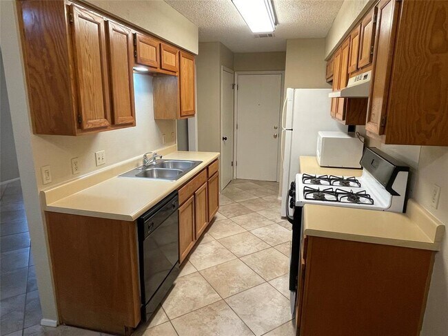 Photo - 3601 Leafield Dr