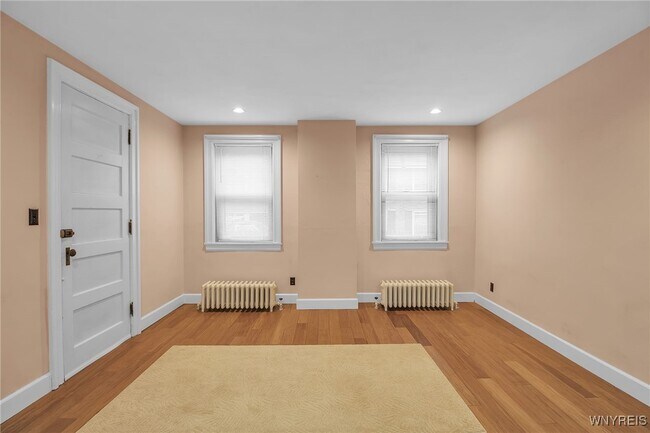 Photo - 530 Linwood Ave