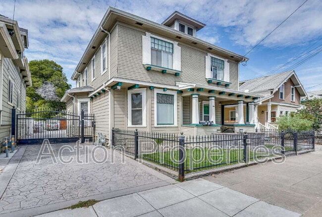 Photo - 241 N 12th St