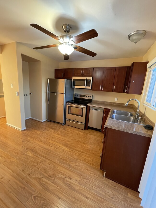 Photo - 225 S Ventura Rd