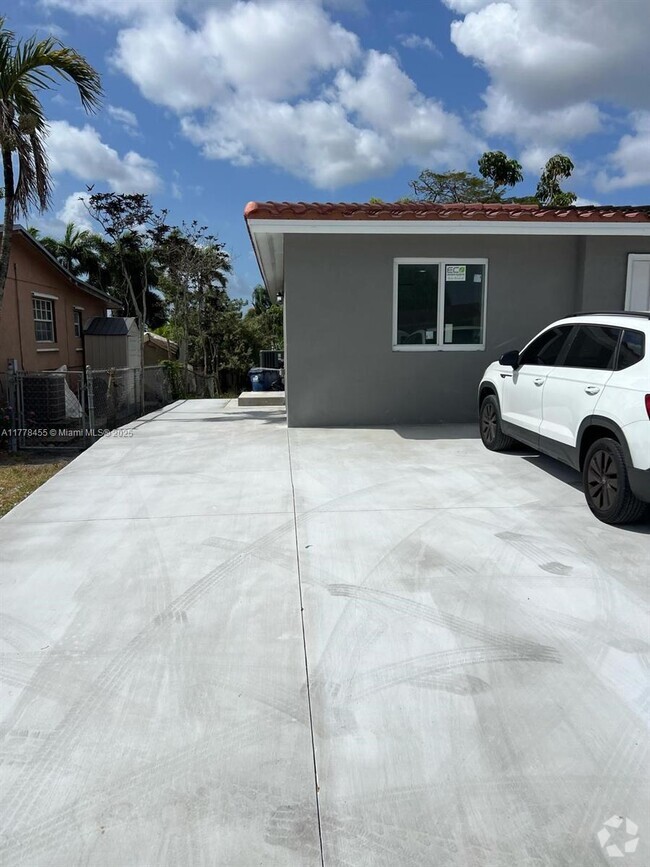 Building Photo - 12030 SW 184th St Rental
