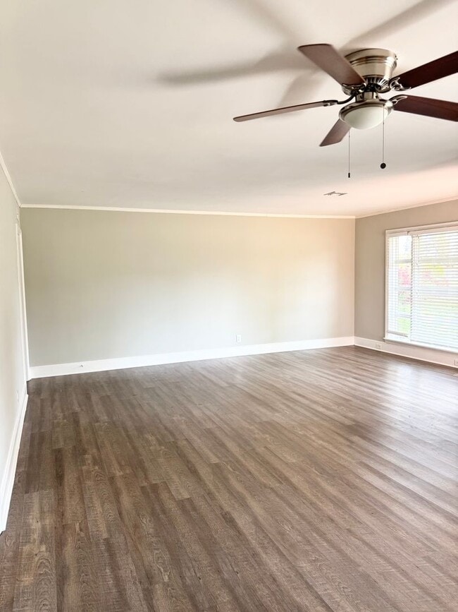 Photo - ** 4 Bed 2 Bath located in Morningview ** Call 334-366-9198 to schedule a self tour