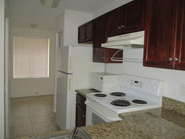 Photo - 19104 Glenmoor Dr