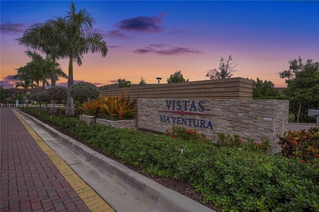 Photo - 909 NE 211th St