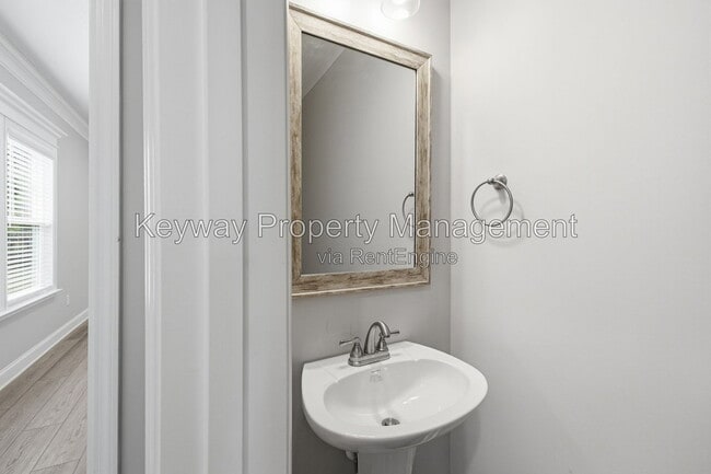 Photo - 228 Linsmore Ave