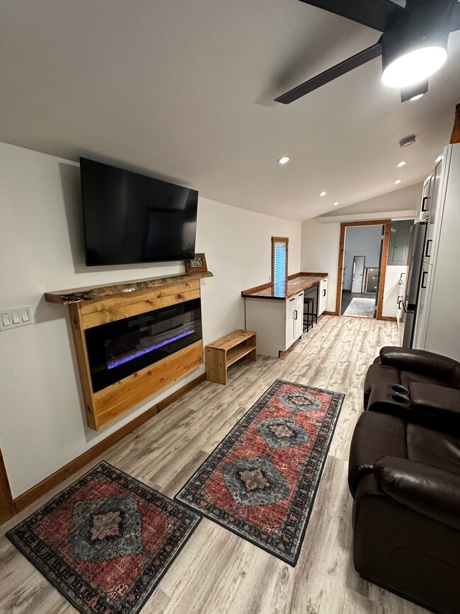 Photo - 116 E Clark St