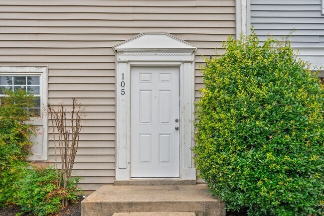 Photo - 105 Greenland Ct
