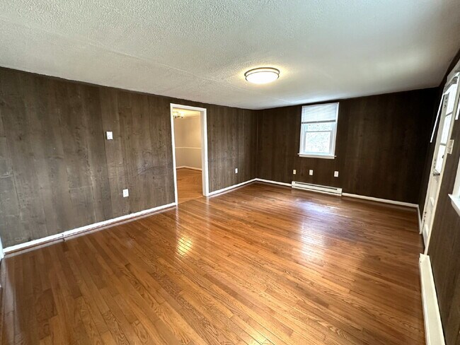 Updated 3 Bedroom Duplex in Finksburg