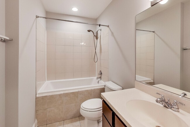 Photo - 3332 W Palmer St