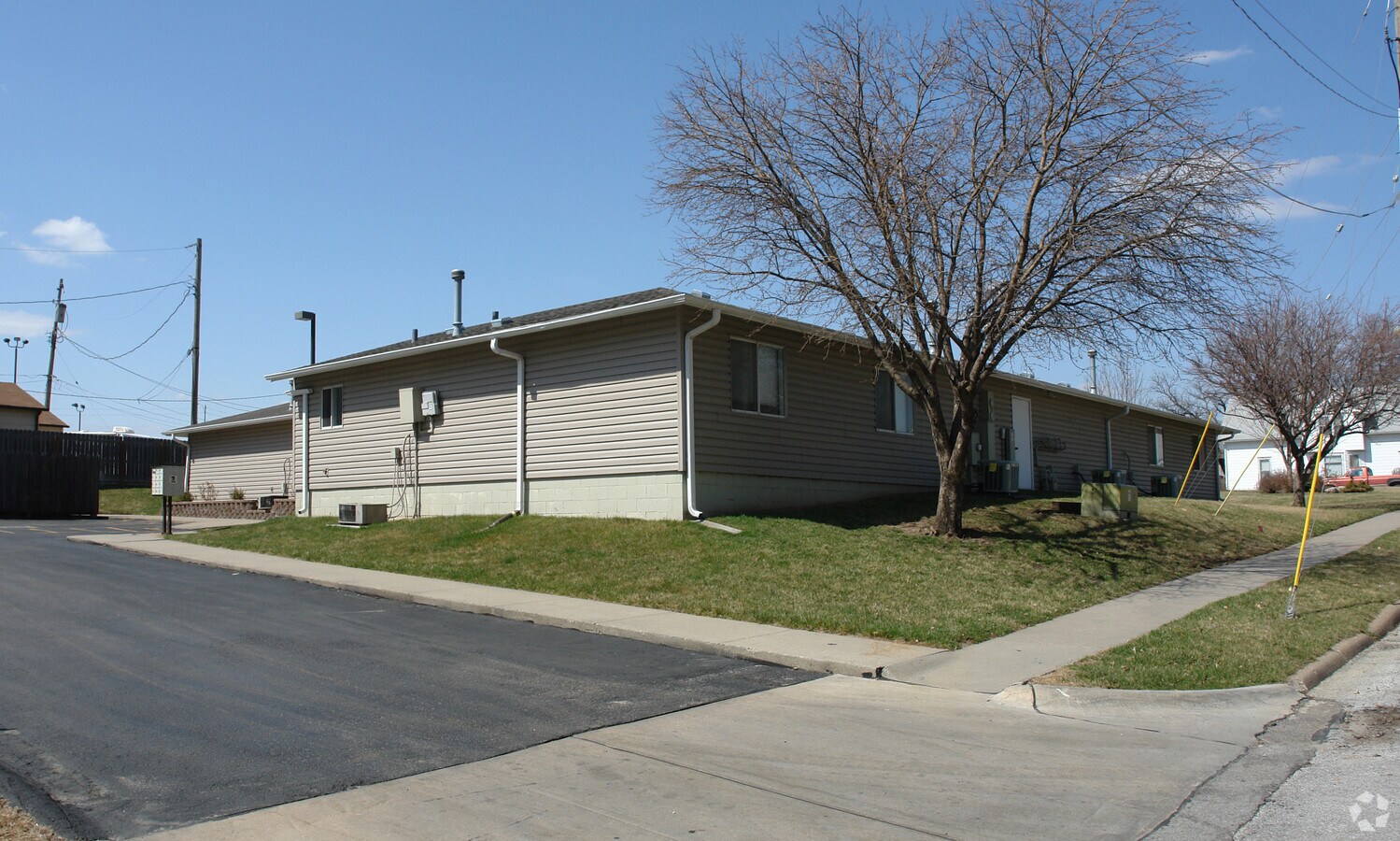 Photo - 2301 Deer Park Blvd Apartments