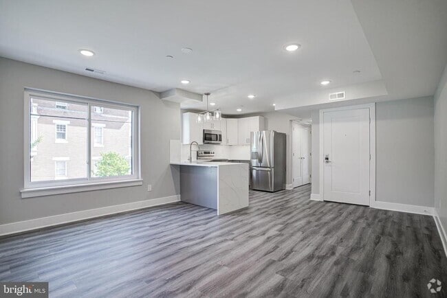 Building Photo - 540 S 52nd St Rental