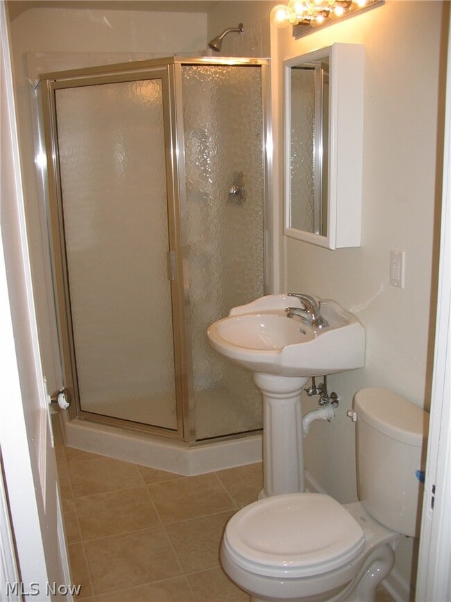 Photo - 2720 Mayfield Rd Unit 3