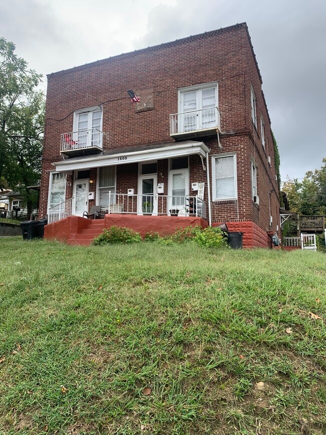 Building Photo - 1408 Watts St Unit D Rental