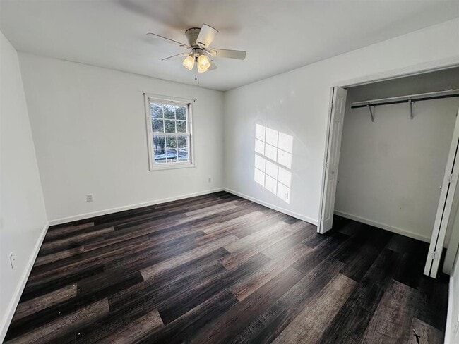 Photo - 211 Leonard St