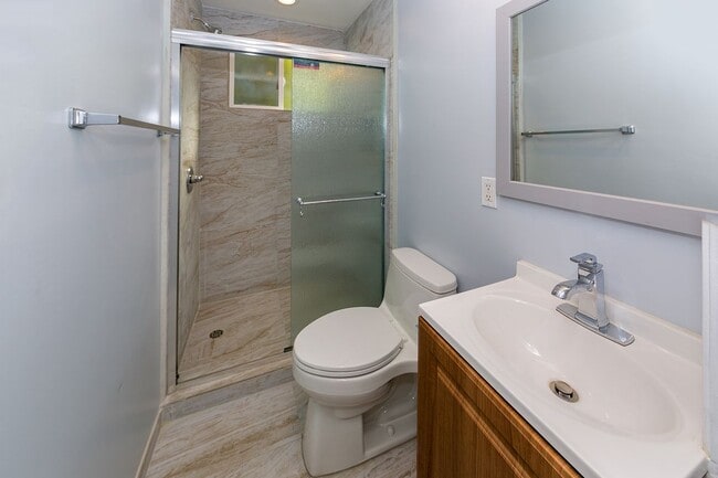 Photo - 5202 Woodman Ave