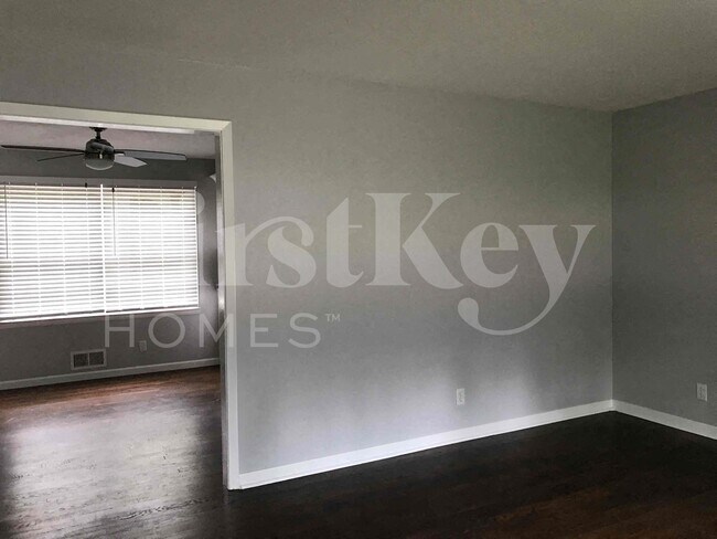 Photo - 8712 Marty Ln