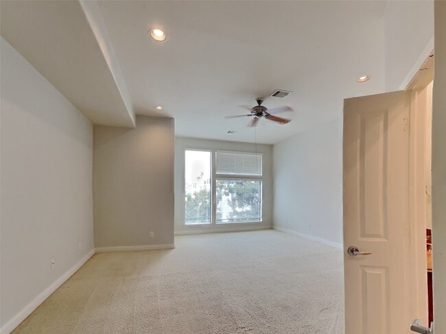 Building Photo - 6909 Staffordshire Blvd Rental