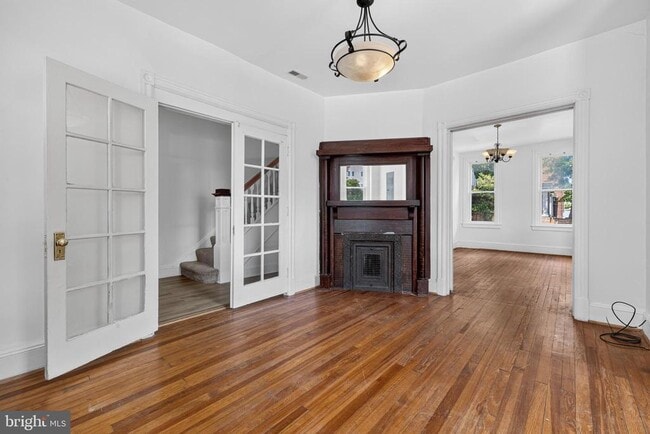 Photo - 1252 E St NE