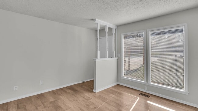 Photo - E 35th St Duplex Unidad 5803