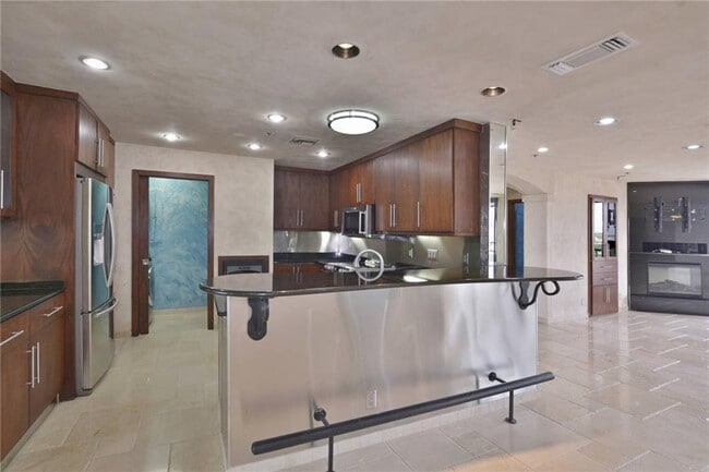 Photo - 40 N Interstate Hwy 35 Unit 12C2