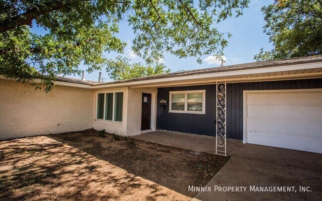 Photo - 3111 49th St