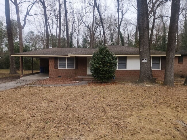 Building Photo - Charming 3 Bedroom 2 Bath