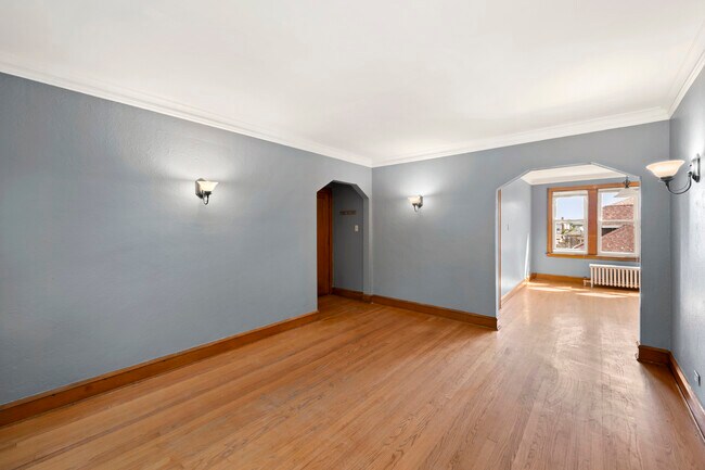 Photo - 2835 N Lockwood Ave Unidad 2