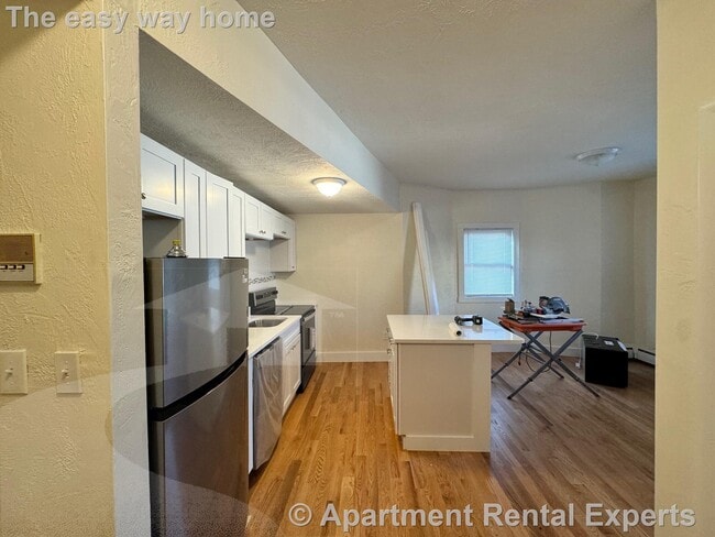 Building Photo - 111 Walnut St Unit #20