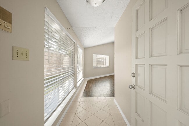 Photo - 16107 Grassy Creek Dr