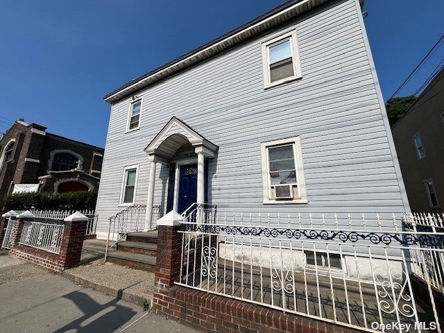 Photo - 13-27-27 College Point Blvd House