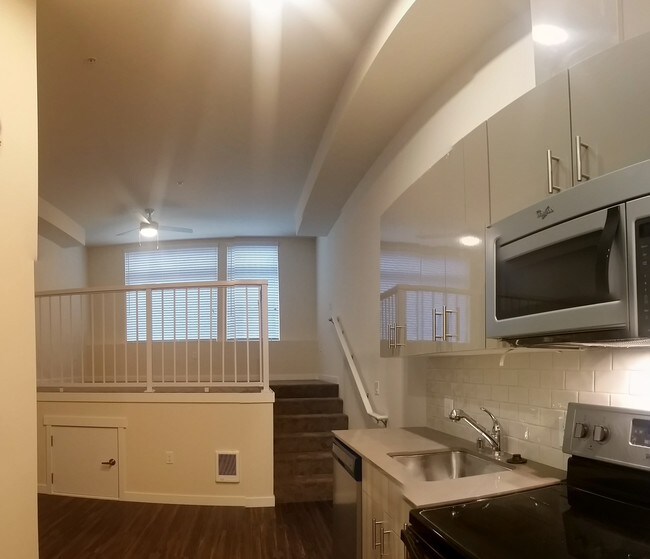 Photo - Larson Building