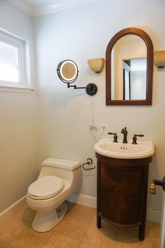 Primary bathroom - 929 Reed Ave