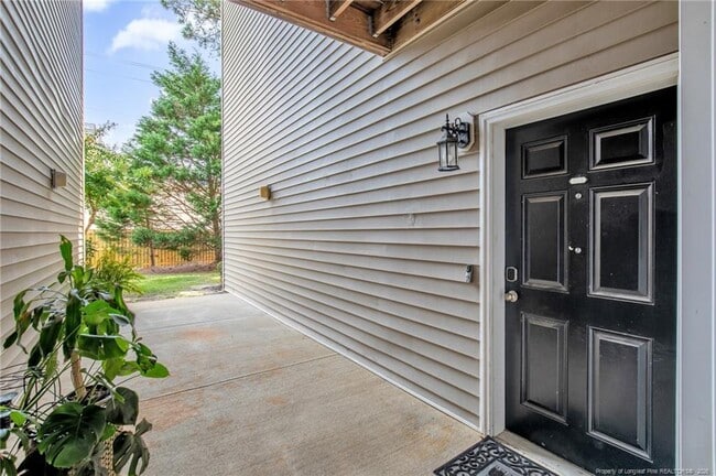 Photo - 625 Marshtree Ln