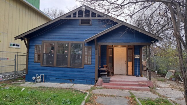 110 Dowdy St