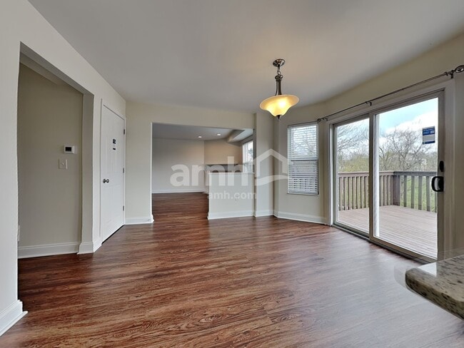 Photo - 2819 Coachlight Ln