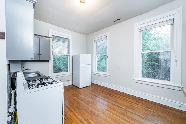 Photo - 3127 W Franklin St Unit 3127 W. Franklin - 2