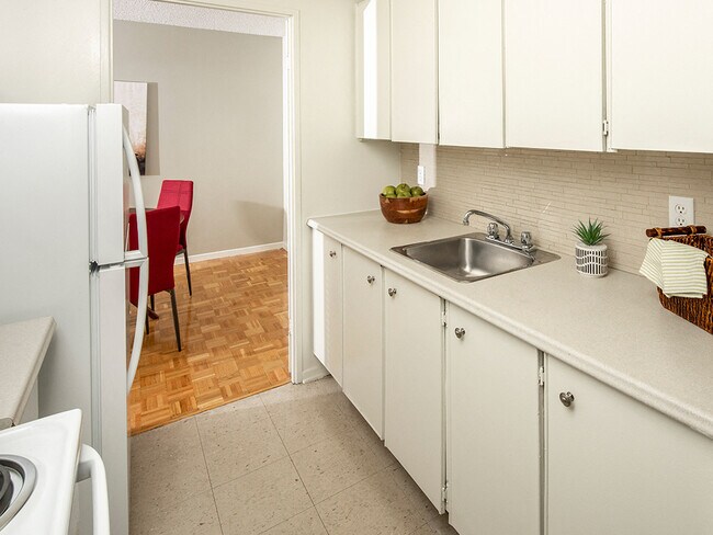 Photo - The Oaks Apartments