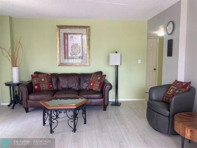 Photo - 3031 N Ocean Blvd Unidad 303